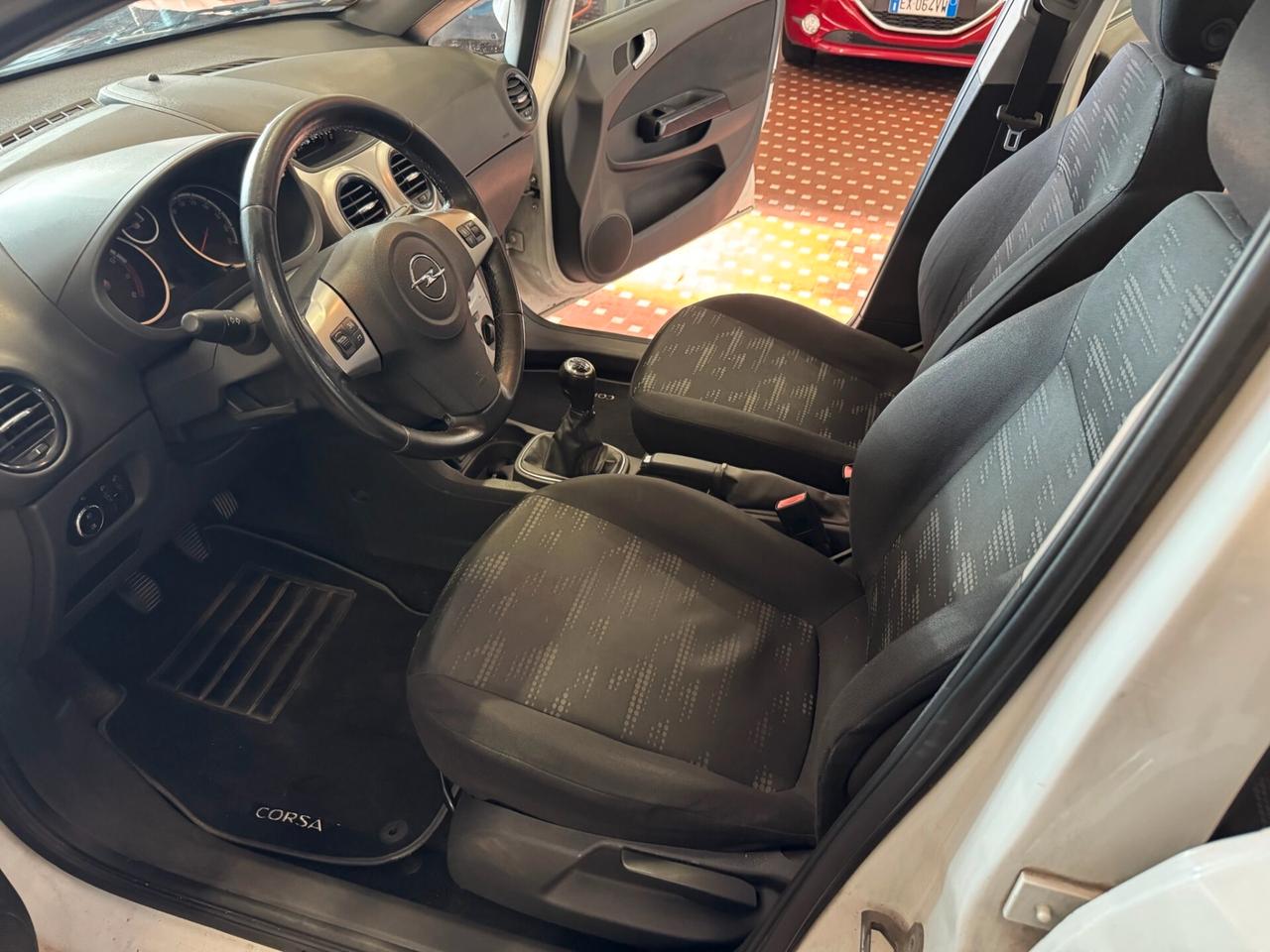 Opel Corsa 1.2 5 porte Cosmo - IDEALE PER NEOPATENTATI