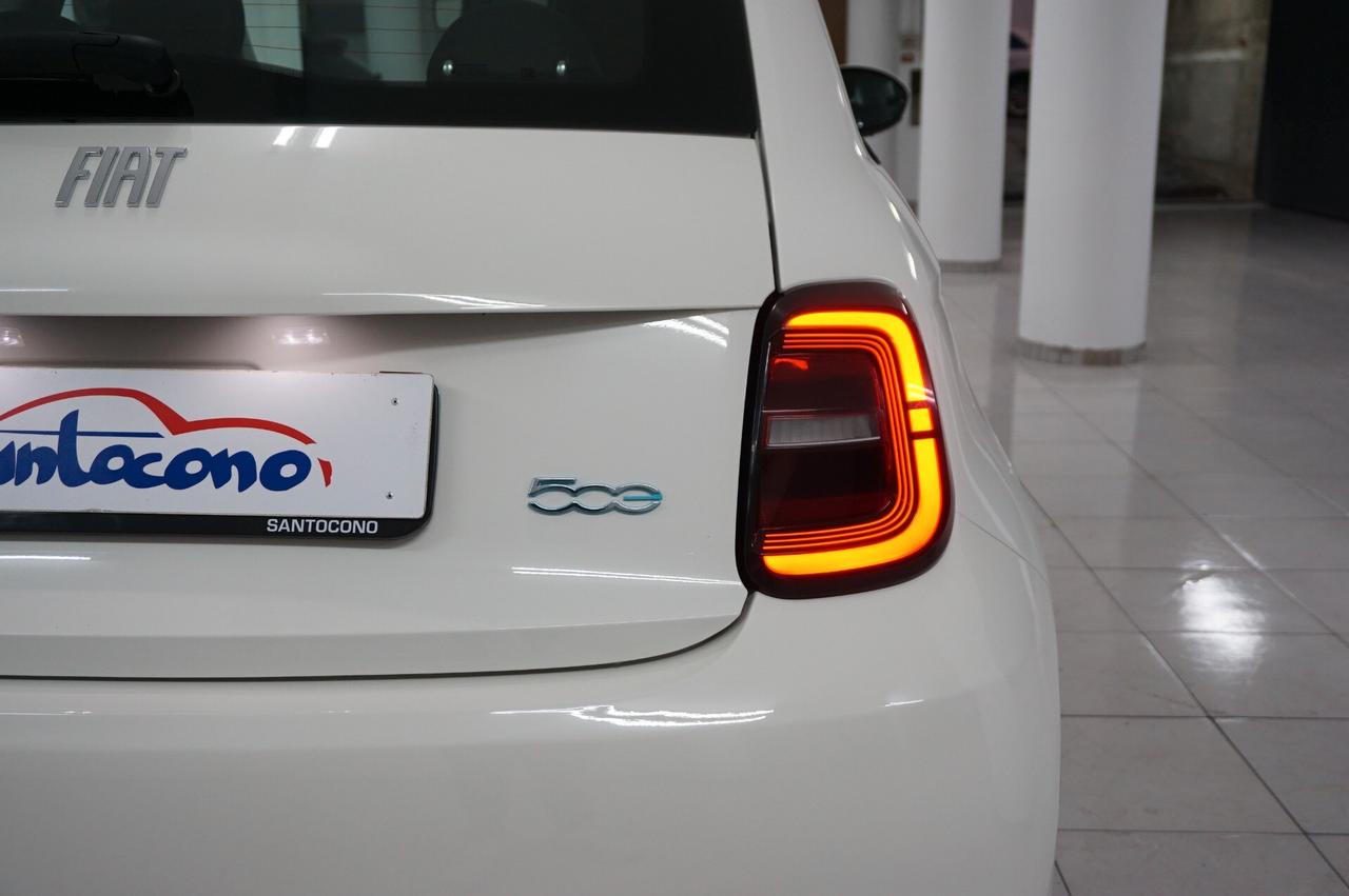 Fiat 500e Berlina 42 kWh La Prima