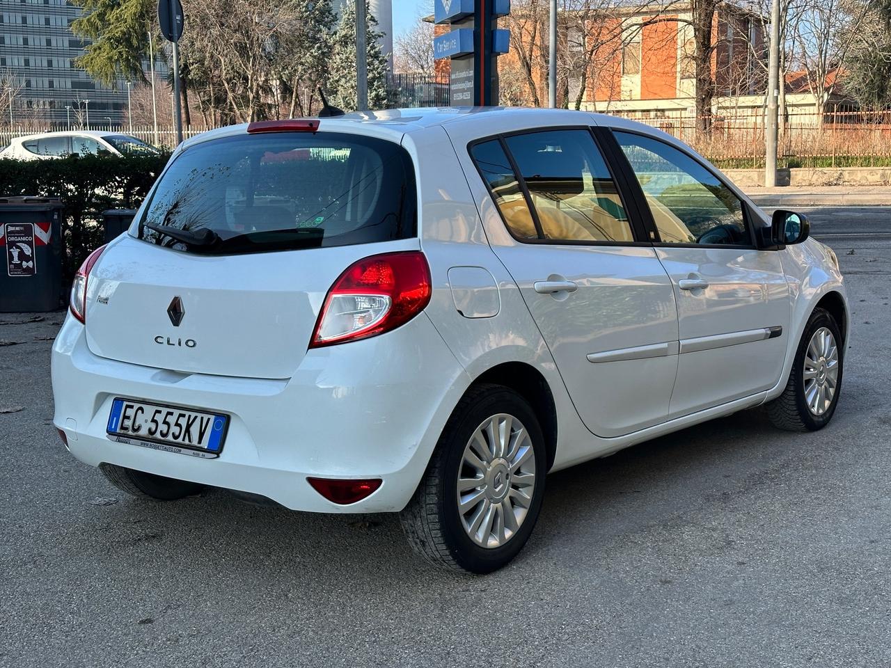 Renault Clio 1.2 16V 5 porte GPL Dynamique Neopatentati