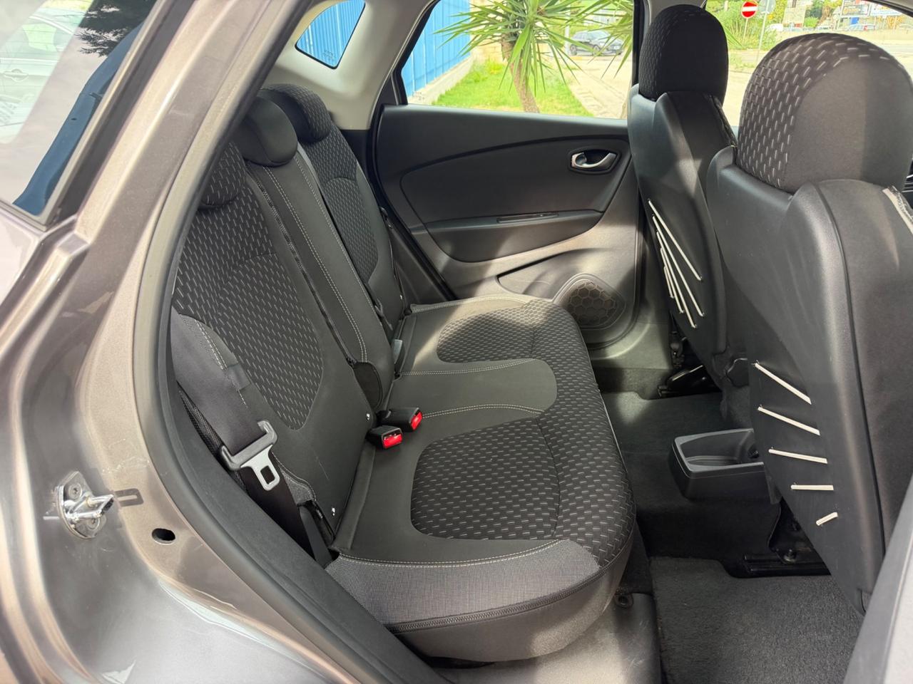 Renault Captur 1.2 benzina 120 cv 2017 Navig retroc
