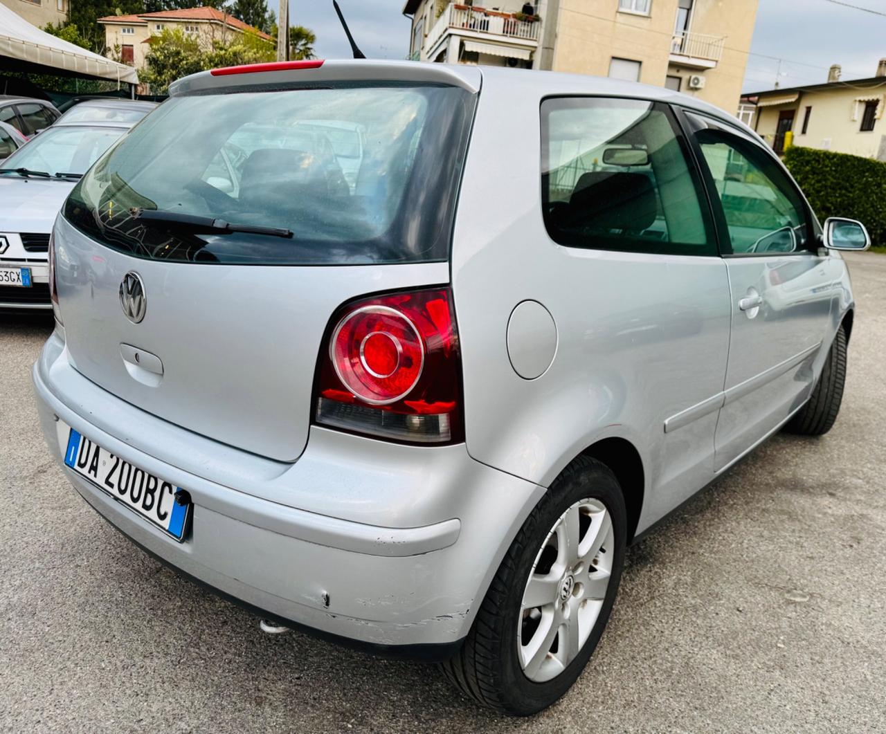 Volkswagen Polo 1.4/75CV 16V 3p. Sportline