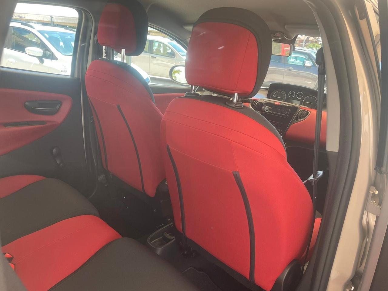 Lancia Ypsilon 0.9 TwinAir 85 CV 5 porte Metano Ecochic Gold