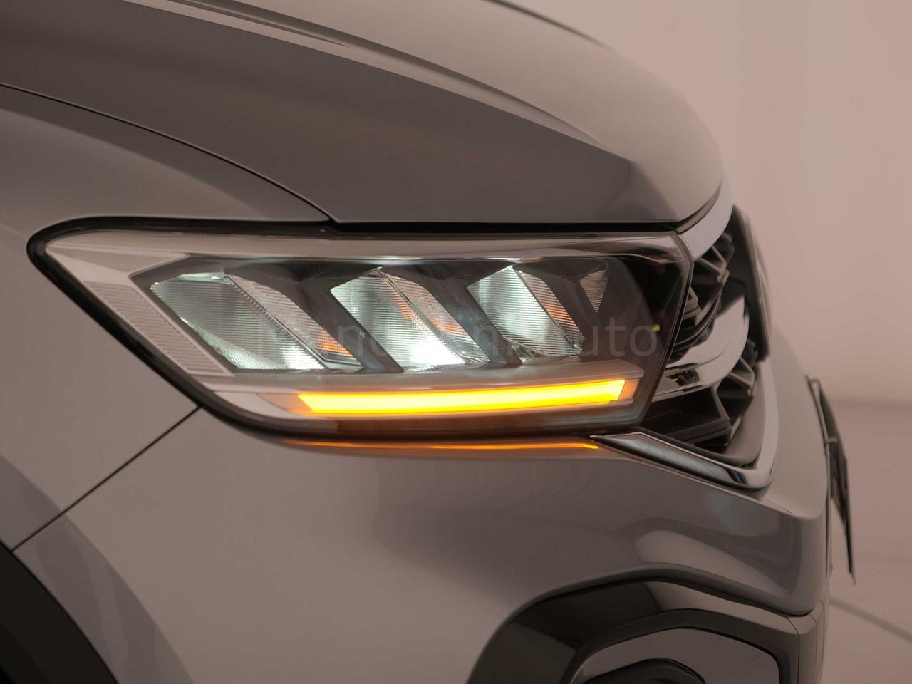 Volkswagen T-Roc 1.0 tsi 110cv r line