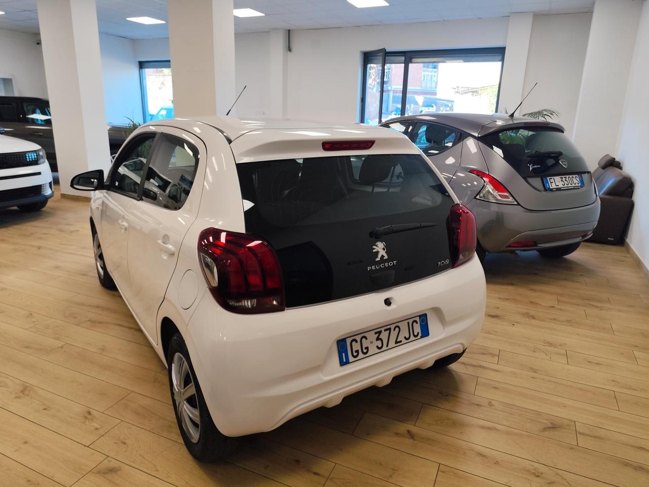 Peugeot 108 VTi 72 S&S 5 porte Allure