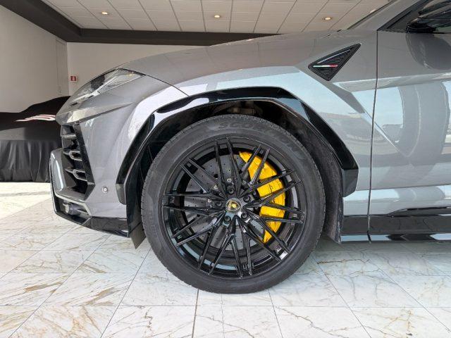 LAMBORGHINI Urus 4.0 650CV