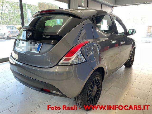 LANCIA Ypsilon 1.0 FireFly 5 porte S&S Hybrid Silver PROMO !