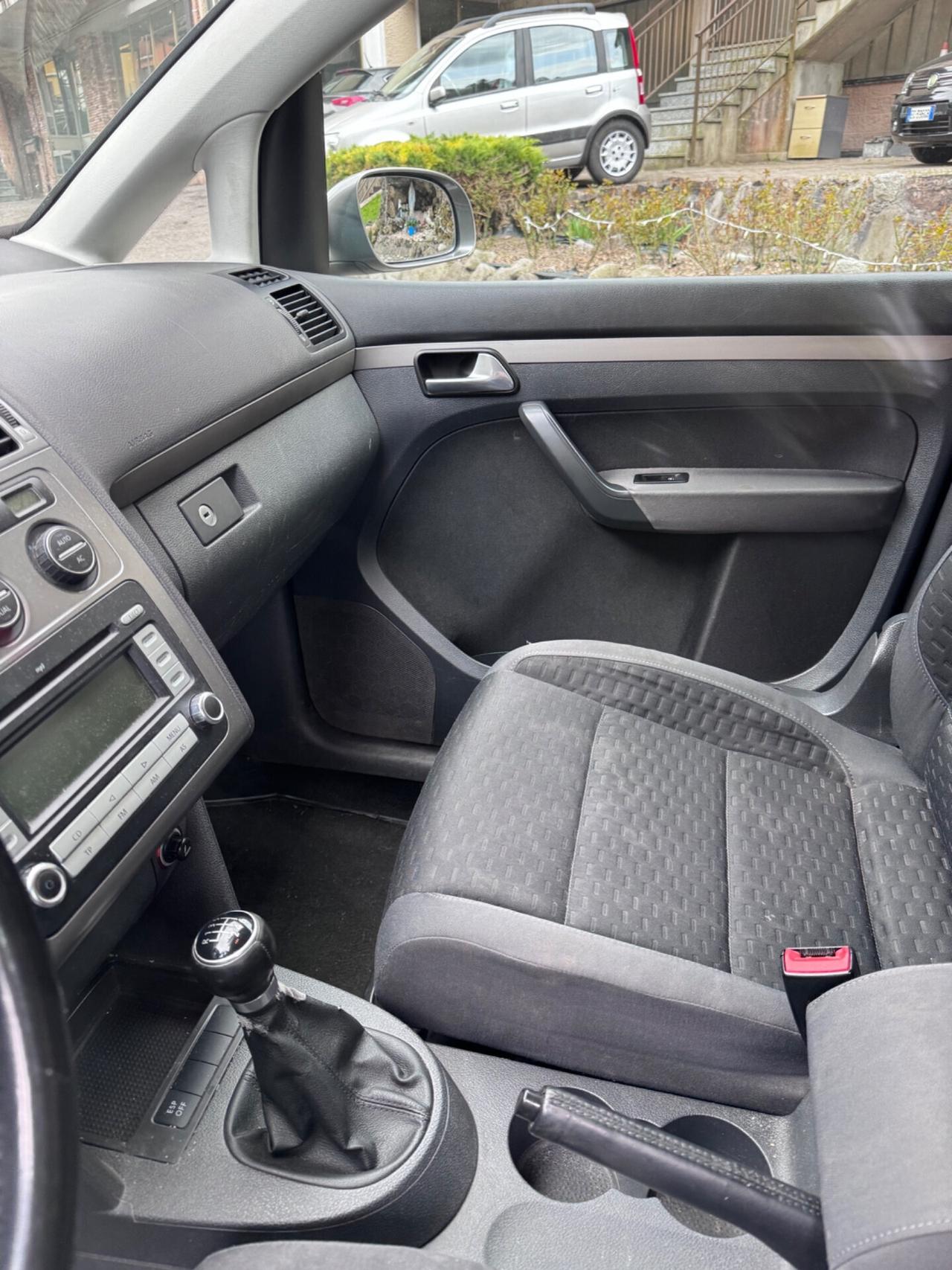 Volkswagen Touran 2.0 TDI DPF Highline 7 POSTI