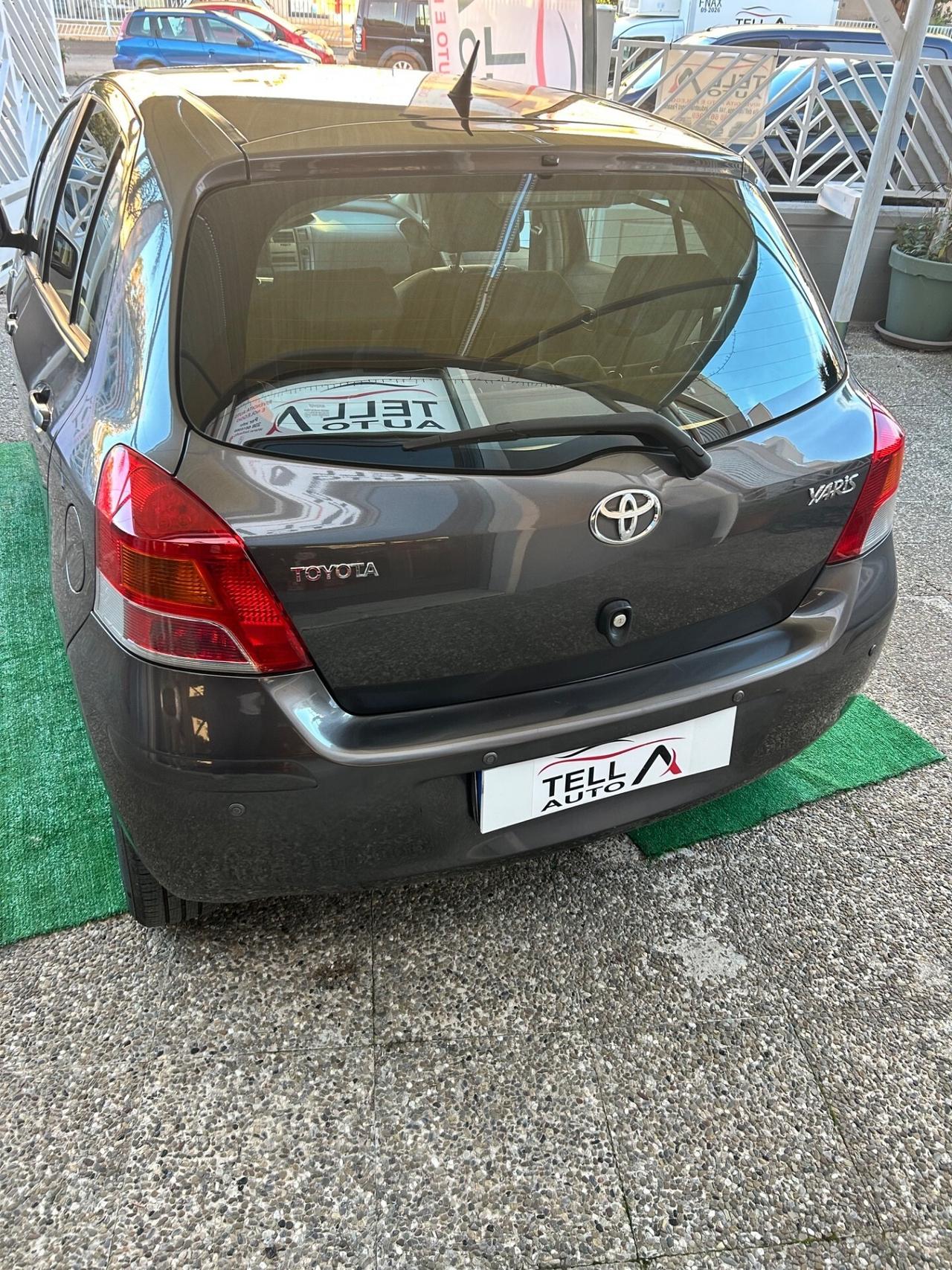 Toyota Yaris 1.0 5 porte