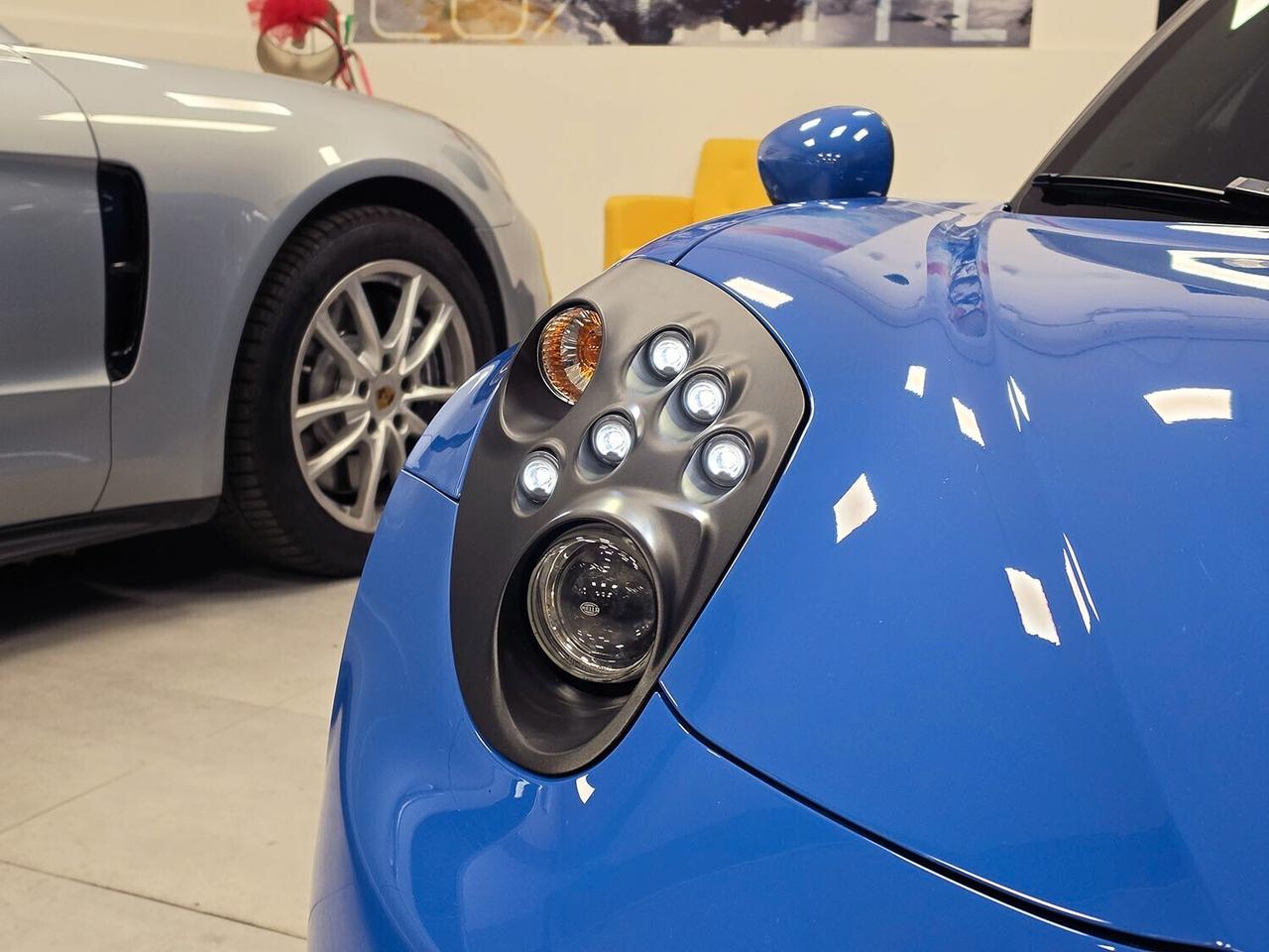Alfa Romeo 4C 1750 TBi VERNICE SPECIALE _ TAGLIANDATA MENO DI 1000KM FA _ UNICO PROPRIETARIO _ SERVICE BOOK _ GARANZIA 12 MESI _ ALPINE _ ESTINTORE