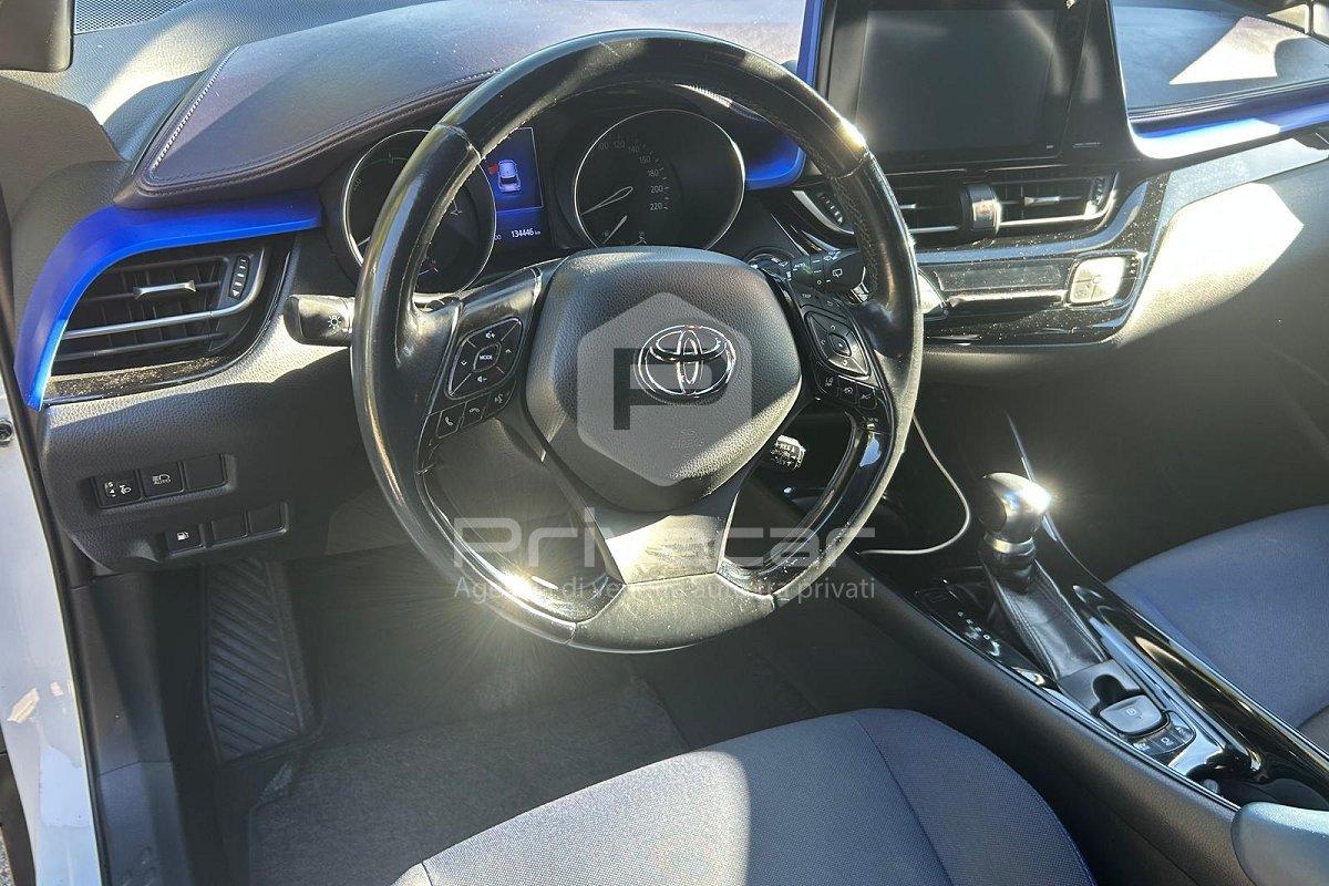 TOYOTA C-HR 1.8 Hybrid E-CVT Style