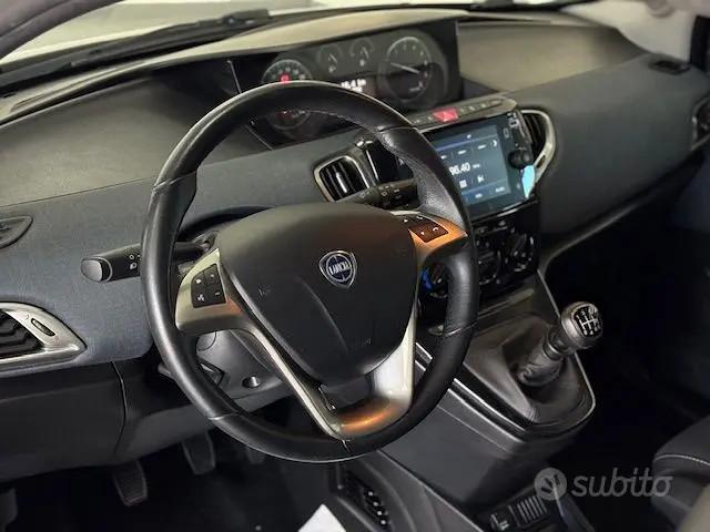 Lancia Ypsilon 1.0 firefly hybrid Gold KM CERT