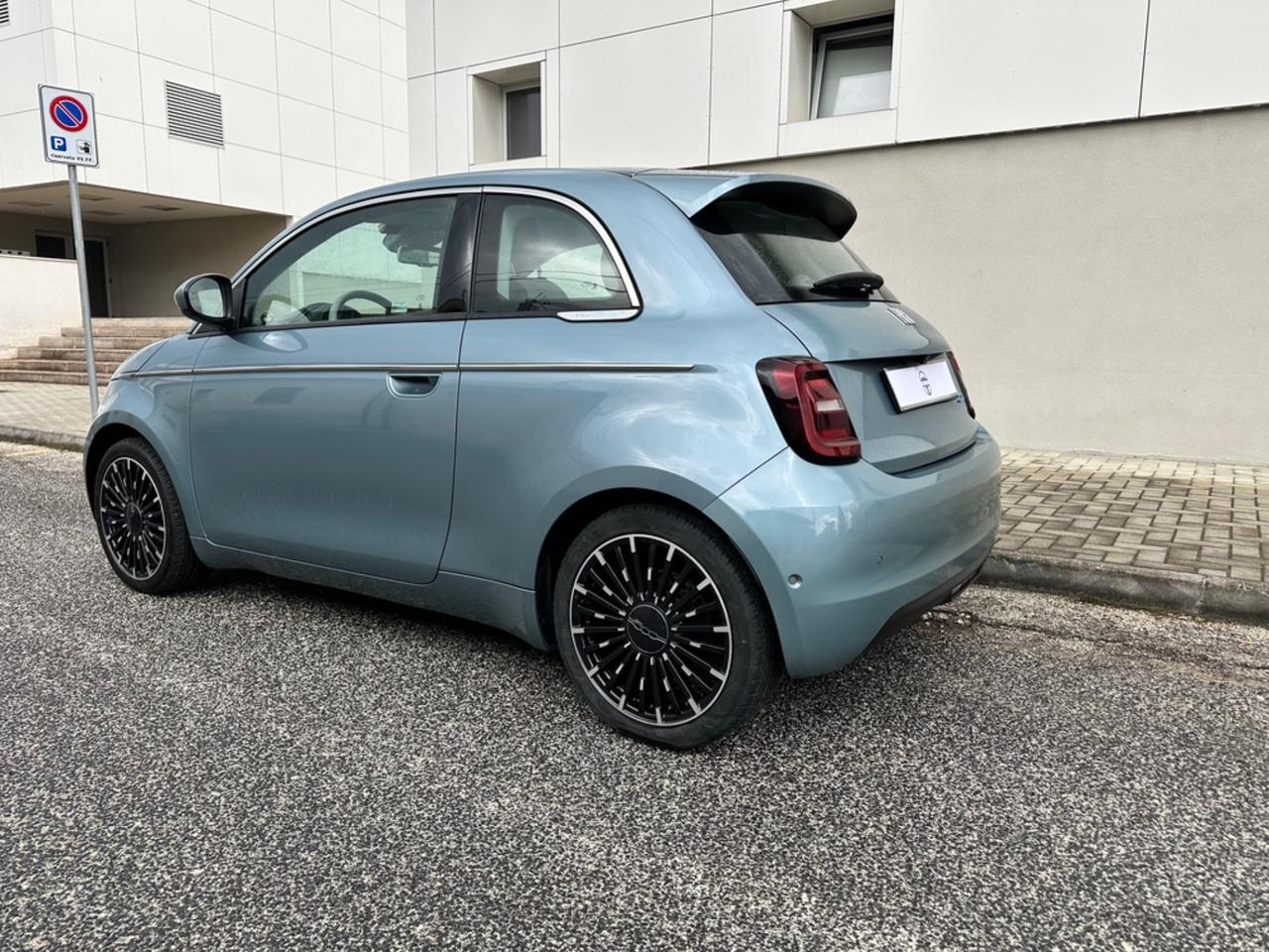 Fiat 500 500e 3+1 42 kWh La Prima