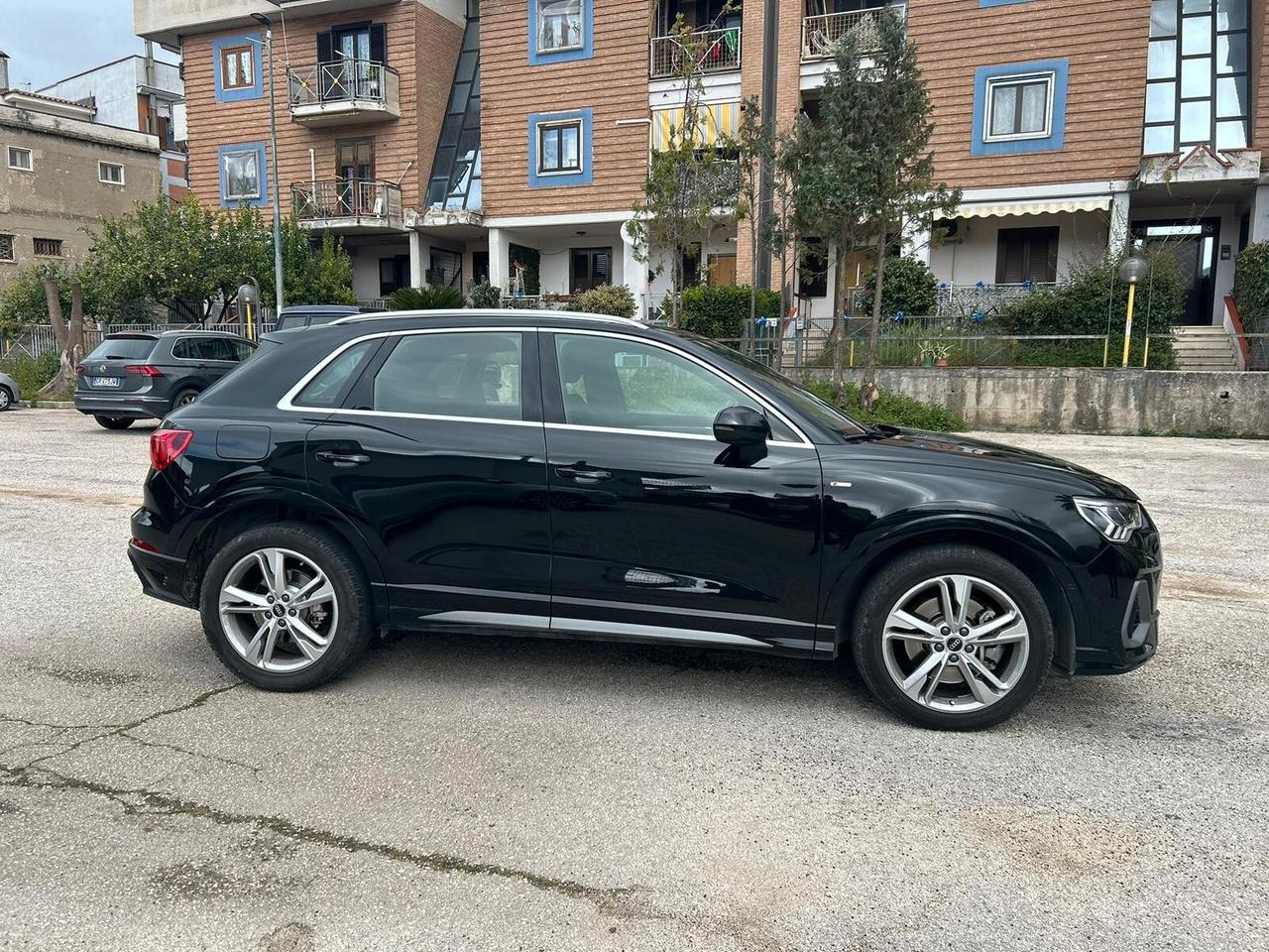 Audi Q3 40 TDI S tronic Sline edition