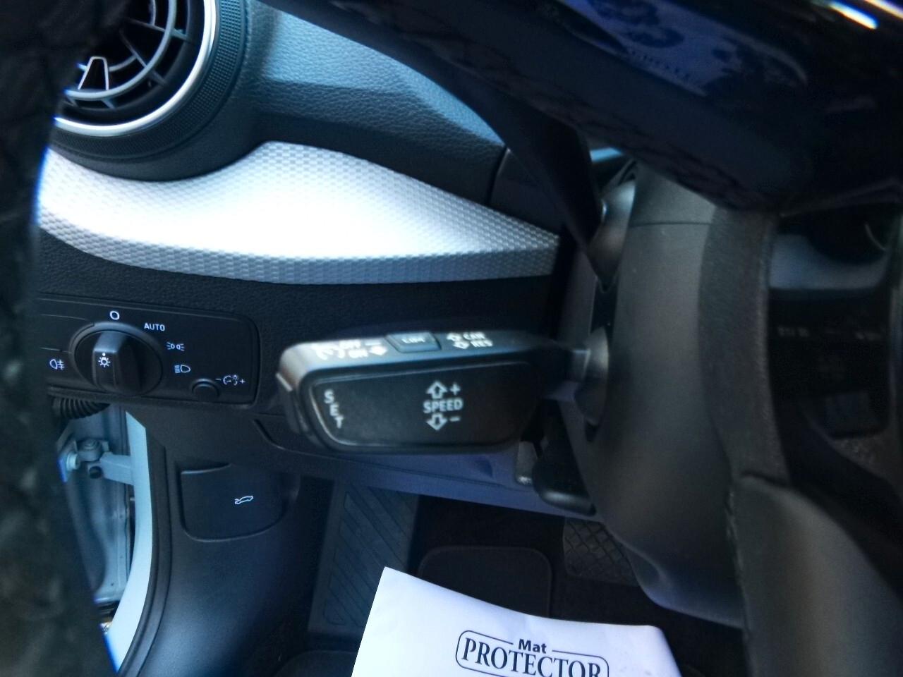 Audi Q2 35 TDI quattro S tronic Identity Black