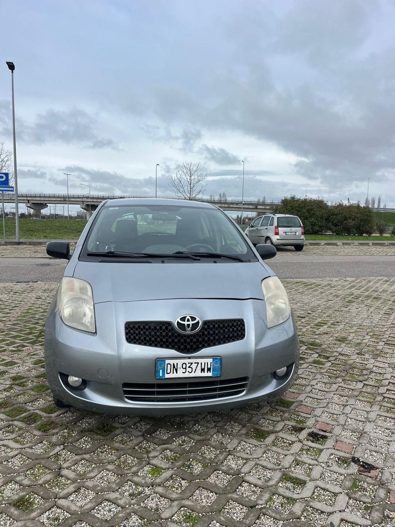 Toyota Yaris 1.4 D-4D 5 porte Sol