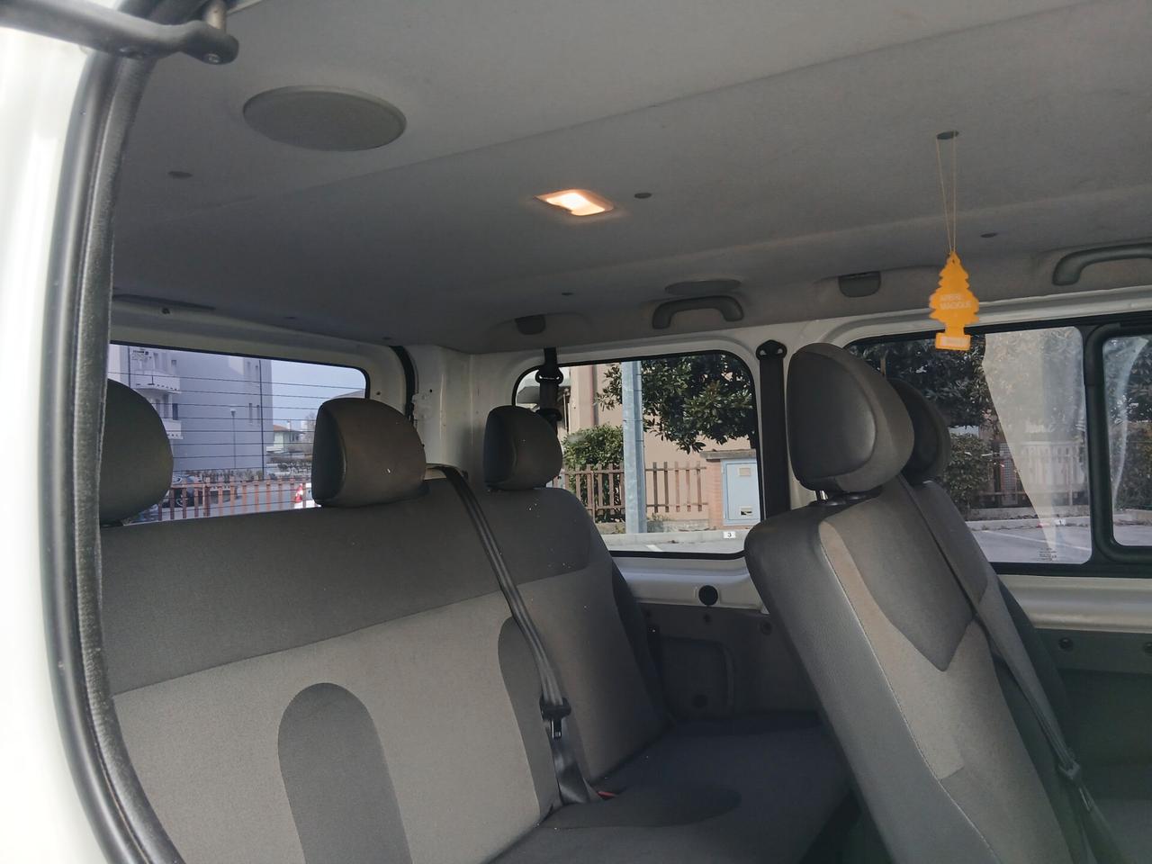 Renault Trafic 2.0 Cdi 115 cv 9 posti Passenger Black Edition +gancio traino