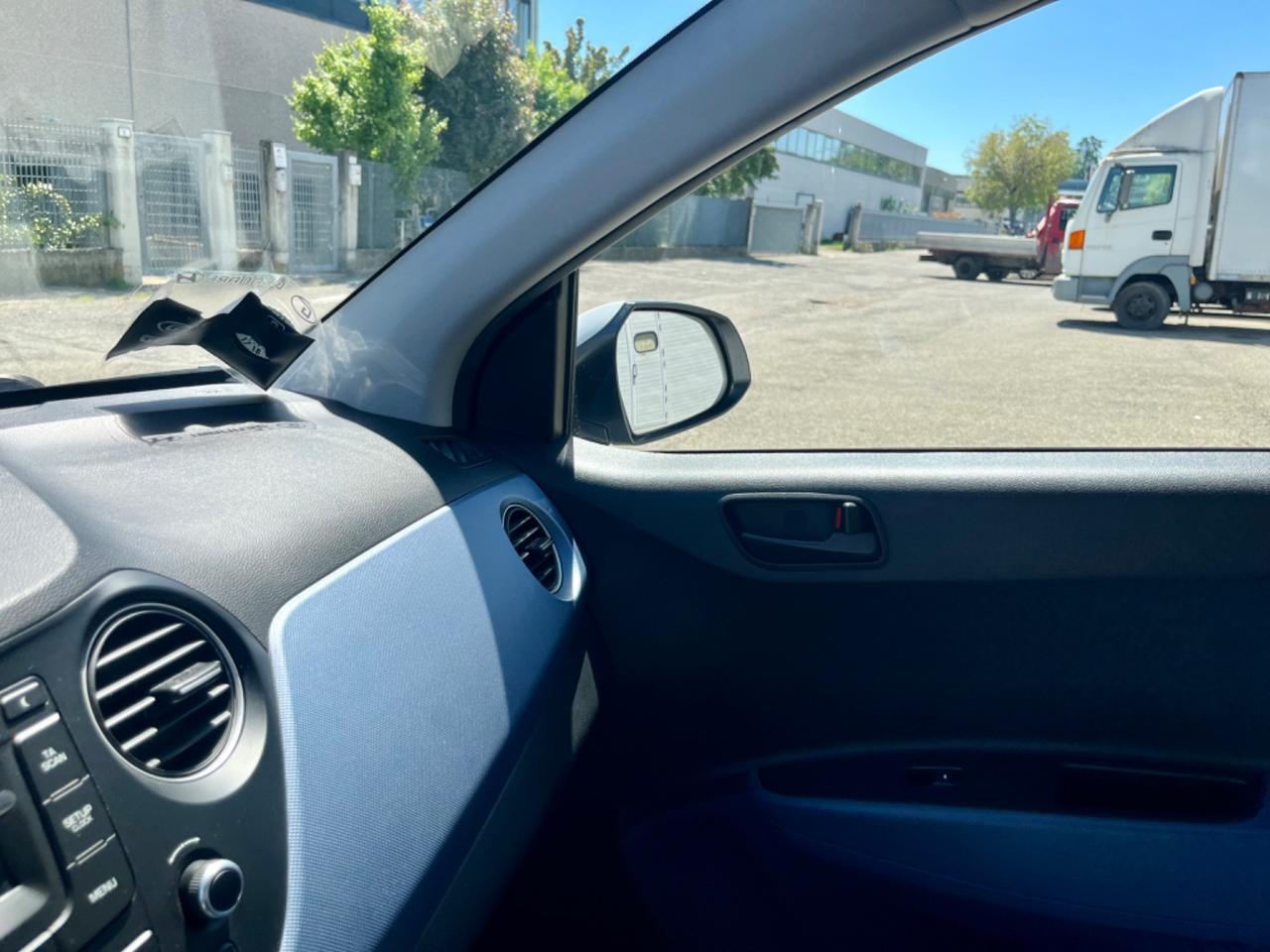 Hyundai i10 1.0benz 2015 64.000km cambio automatico perfetta