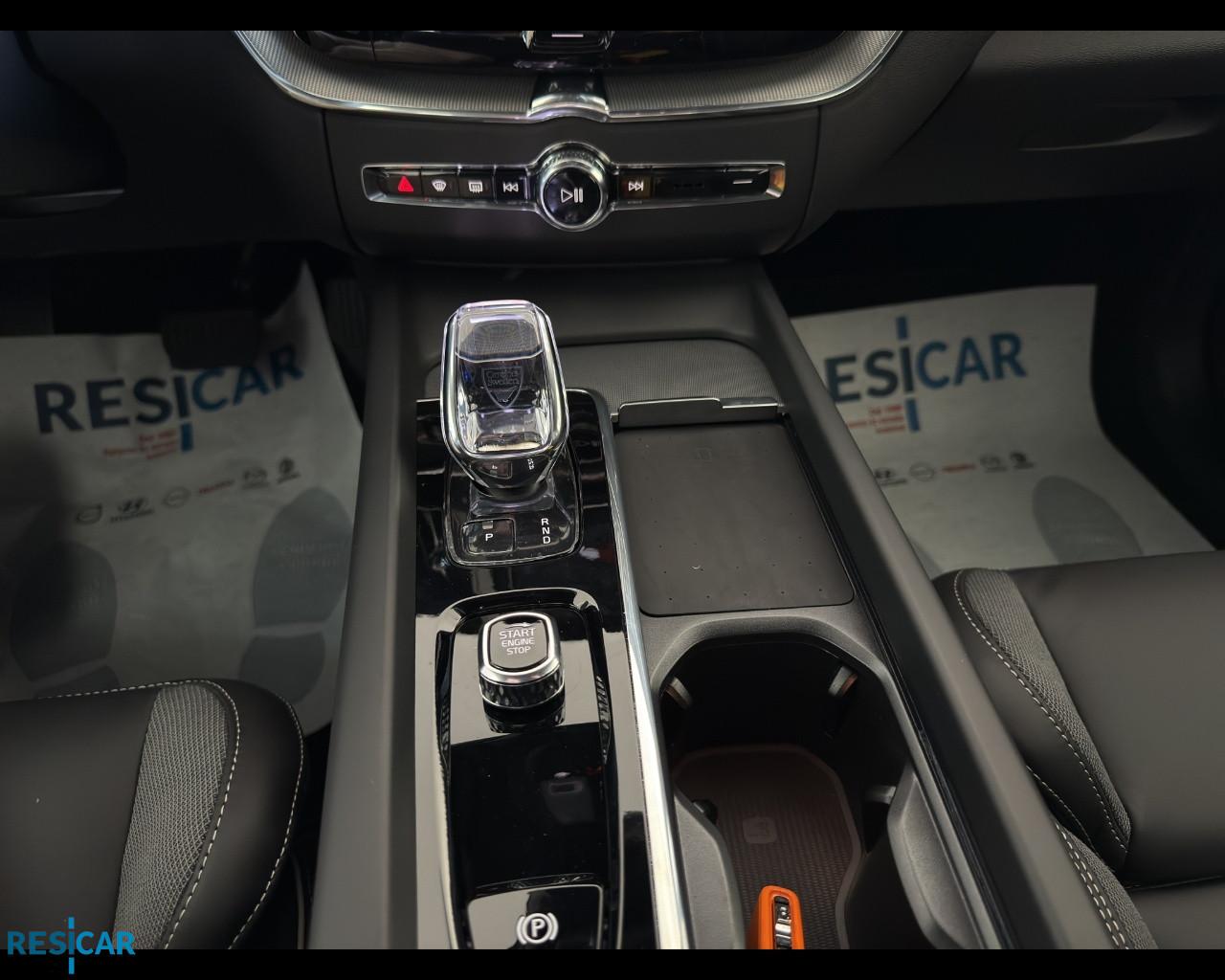 VOLVO XC60 BLACK EDITION T6 AWD PLUG IN HYBRID ELETTRICA BENZINA PLUS