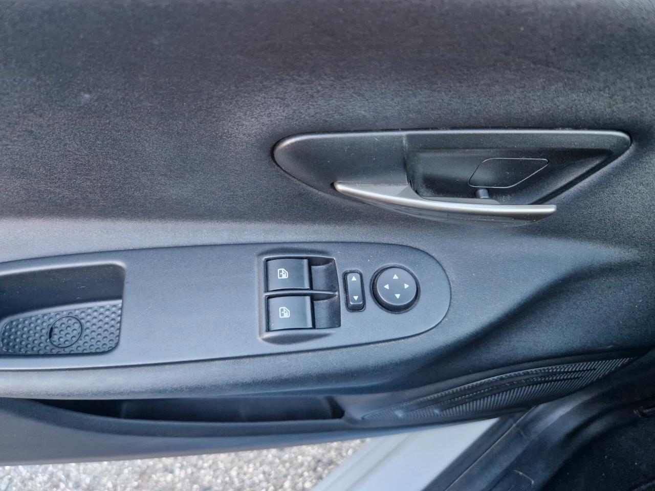 Lancia Ypsilon 1.2 70CV "64.100 km" Bluetooth, Sensori posteriori