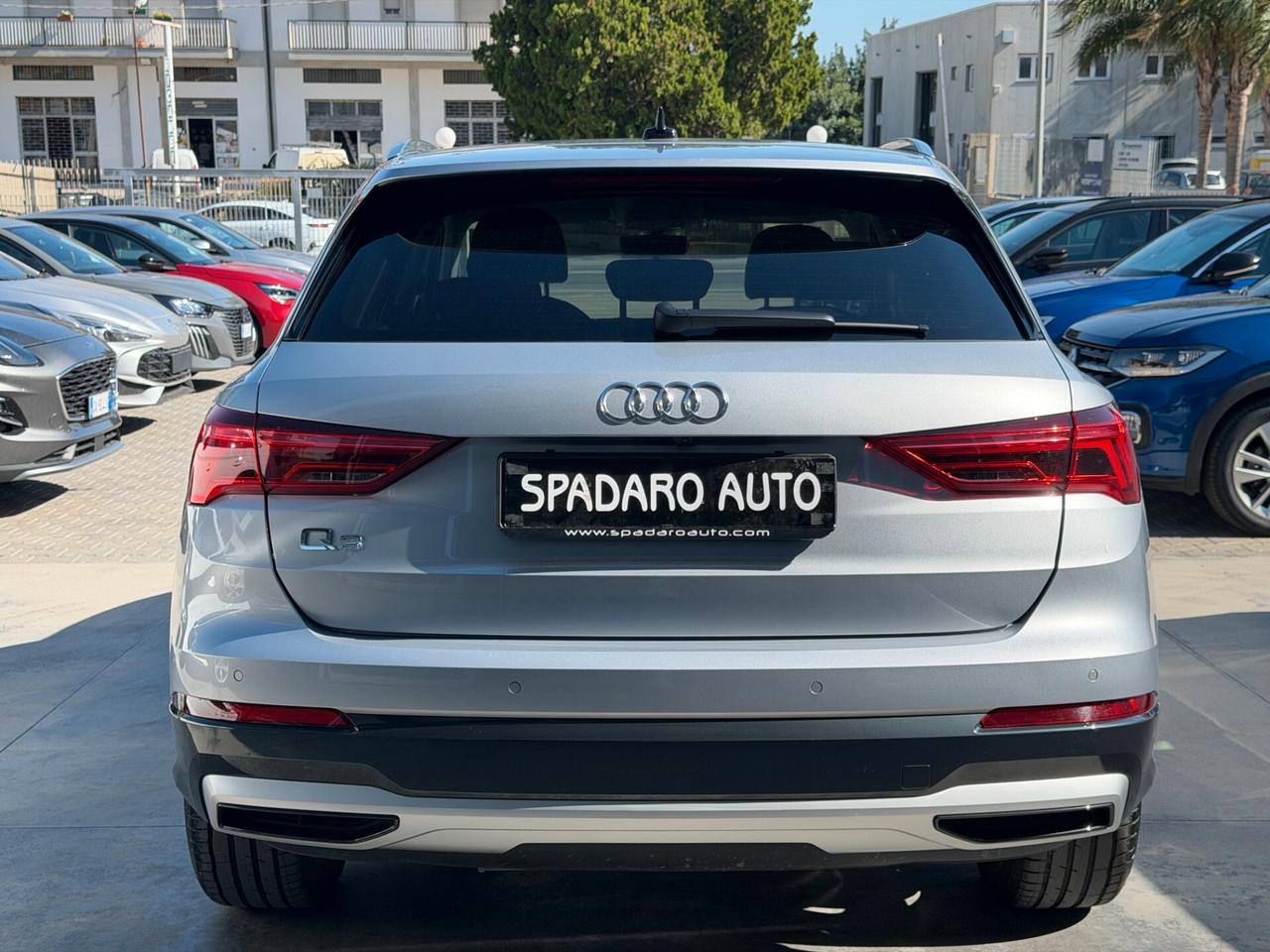 Audi Q3 35 TDI S tronic Identity Black