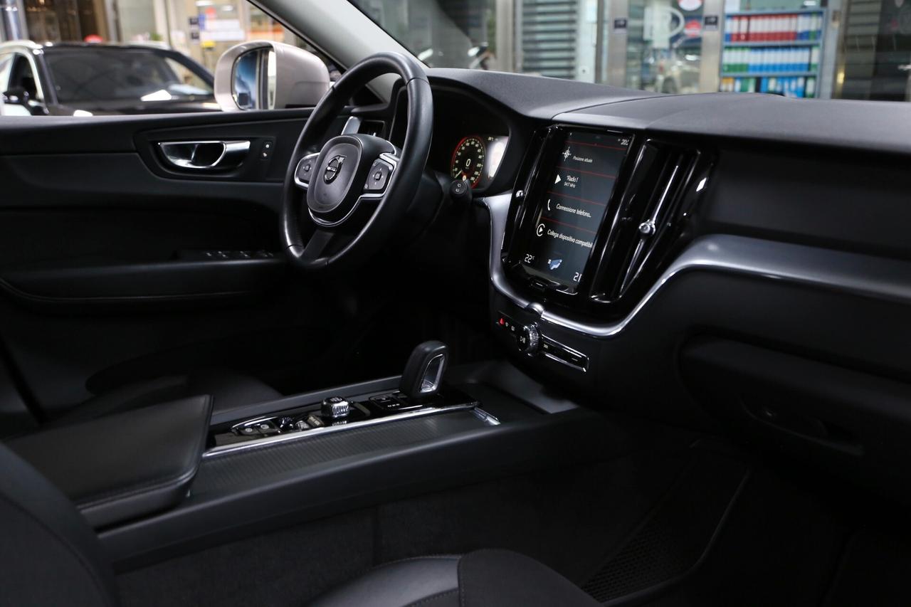 Volvo XC60 B4 (d) mhev AWD Geartronic Momentum