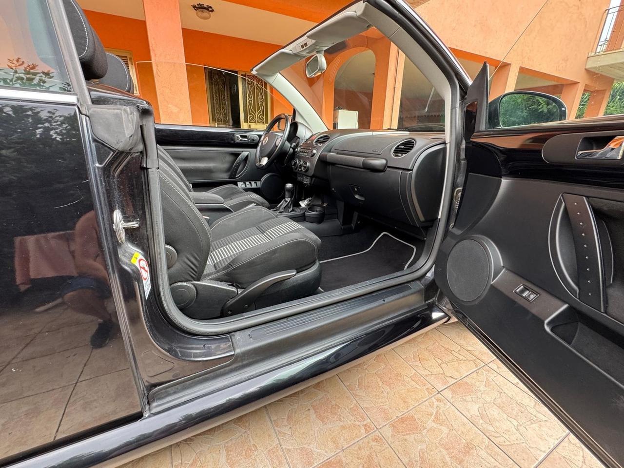 Volkswagen New Beetle 1.9 TDI 105CV Cabrio Lim. Red Edt.
