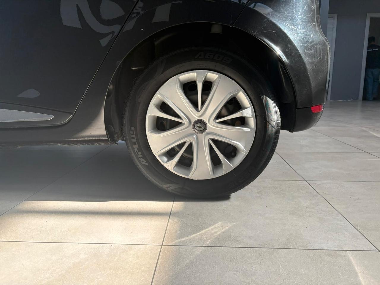 Renault Clio dCi 8V 75 CV 5 porte Moschino Life