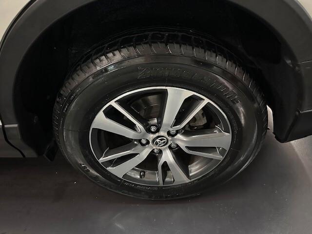 Toyota RAV 4 RAV4 2.0 D-4D 2WD Style White Ed.