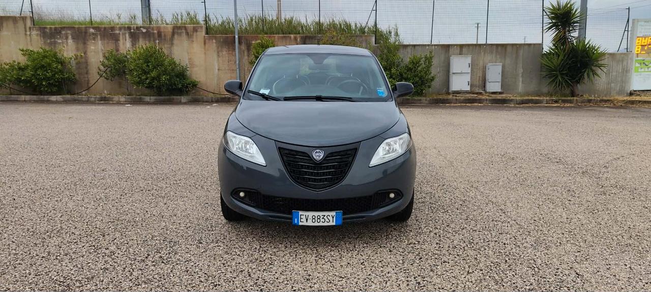 Lancia Ypsilon 0.9 TwinAir 85 CV 5 porte Metano Ecochic Gold