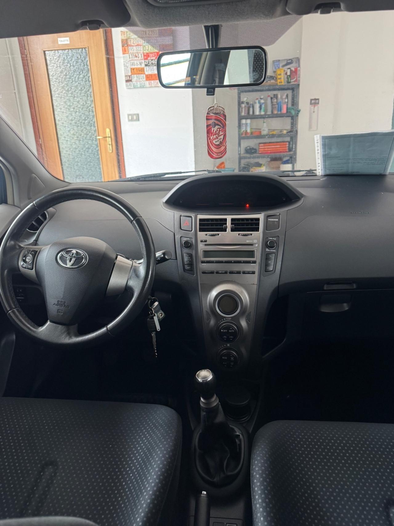 Toyota Yaris 1.0 5 porte Sol