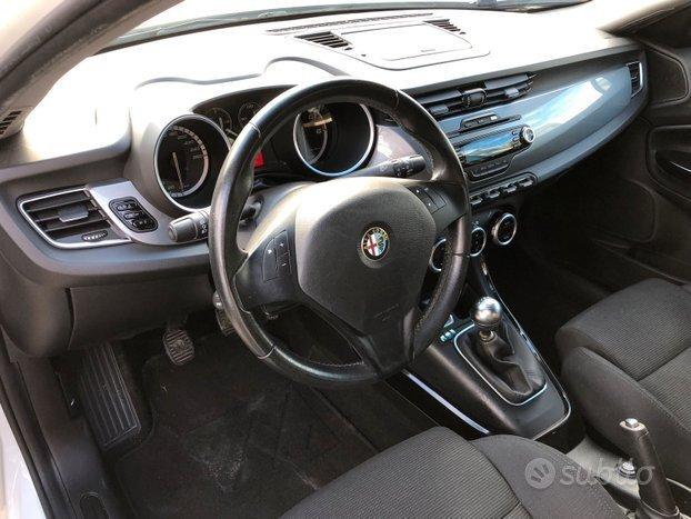 Alfa Romeo Giulietta 1.6 JTDm-2 105 CV Distinctive