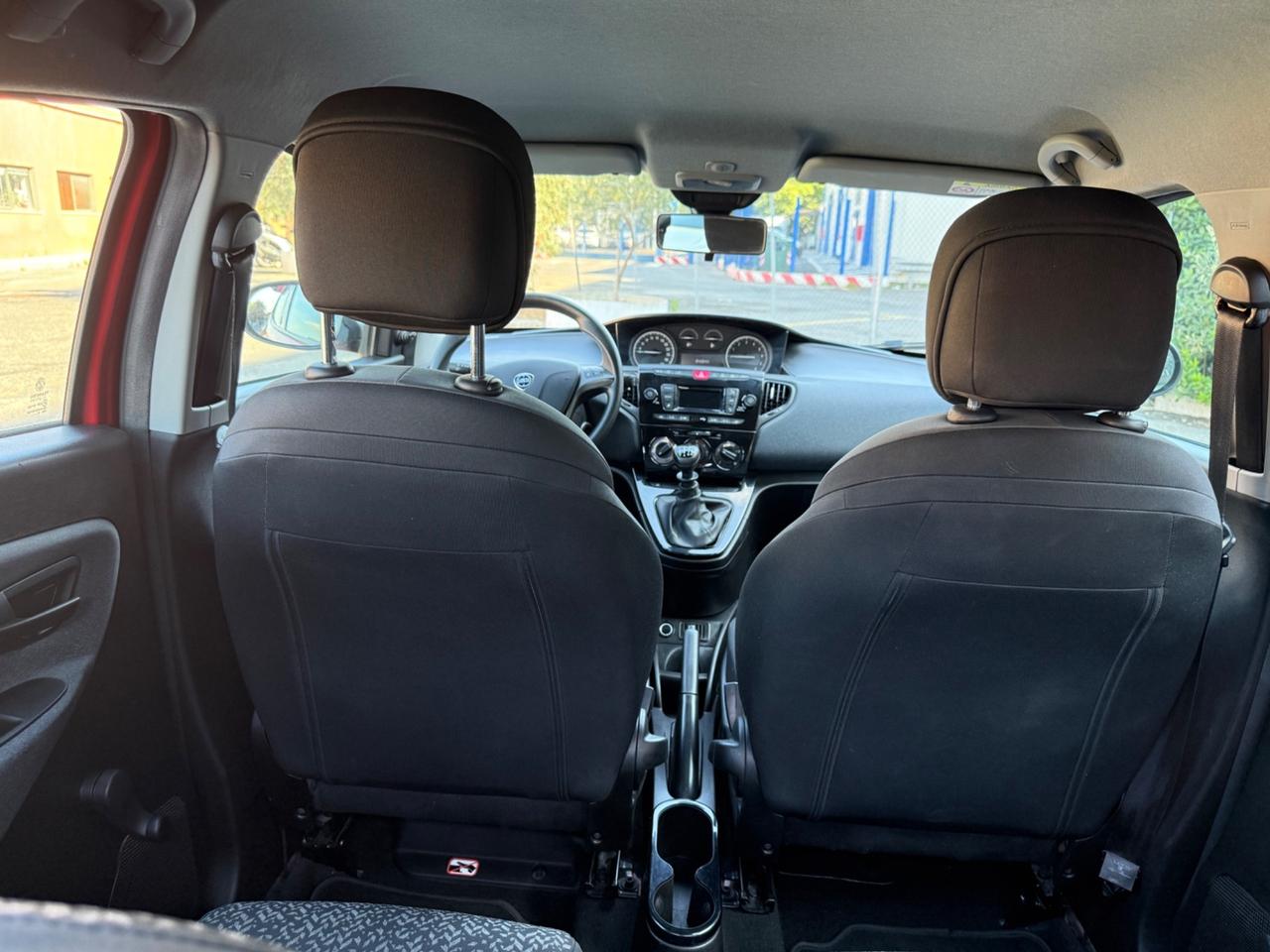 Lancia Ypsilon 1.0 FireFly 5 porte S&S Hybrid Ecochic Silver