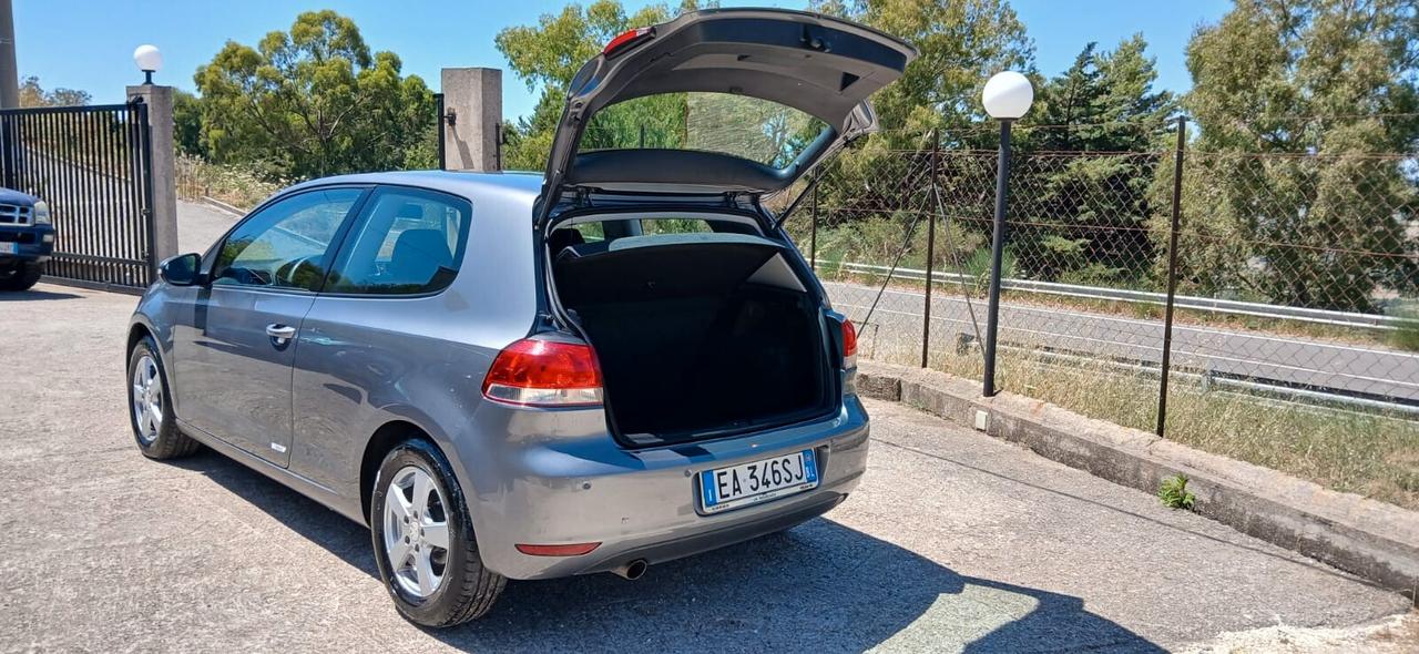 Volkswagen Golf 6° 1.6 TDI DPF 3p. Highline - 2010
