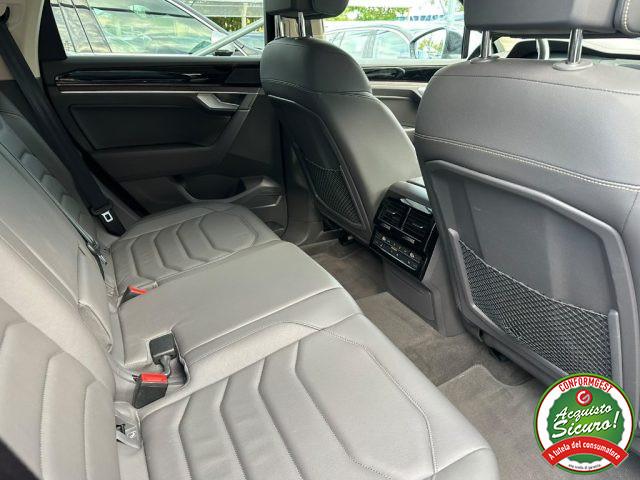 VOLKSWAGEN Touareg 3.0 V6 TDI SCR Atmosphere