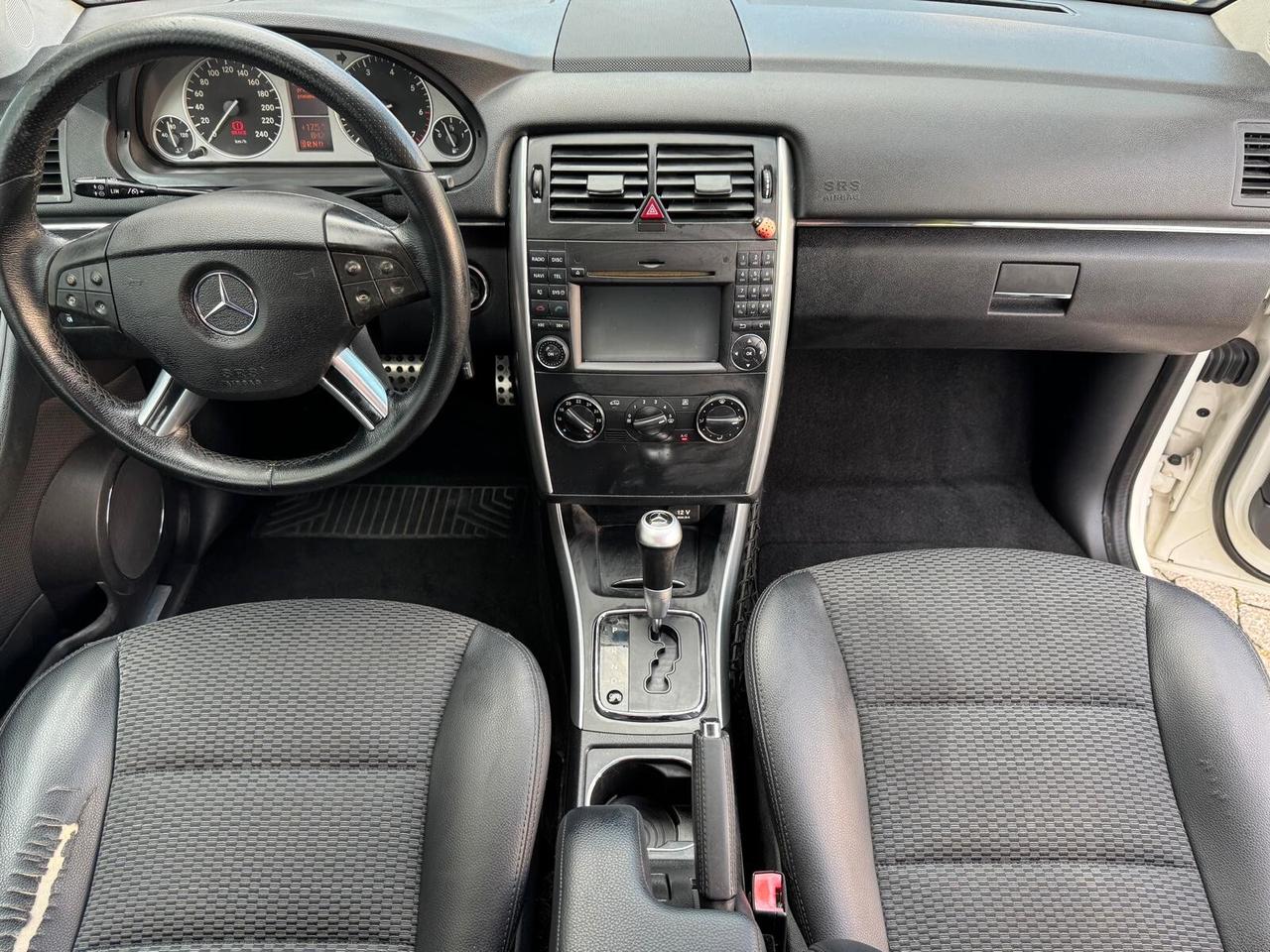 Mercedes-benz B 180 AUTOMATIC Premium