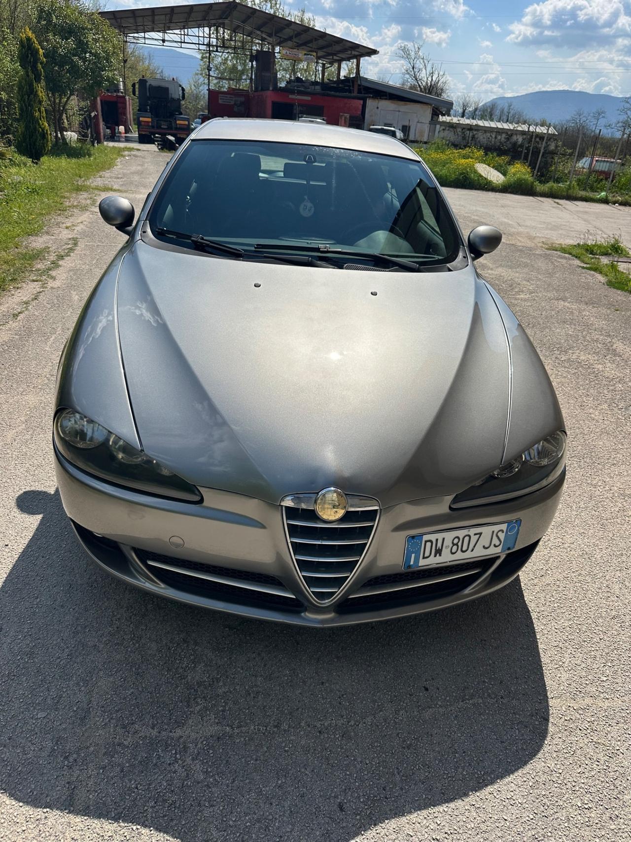 Alfa Romeo 147 1.9 JTD (120) 5 porte Distinctive
