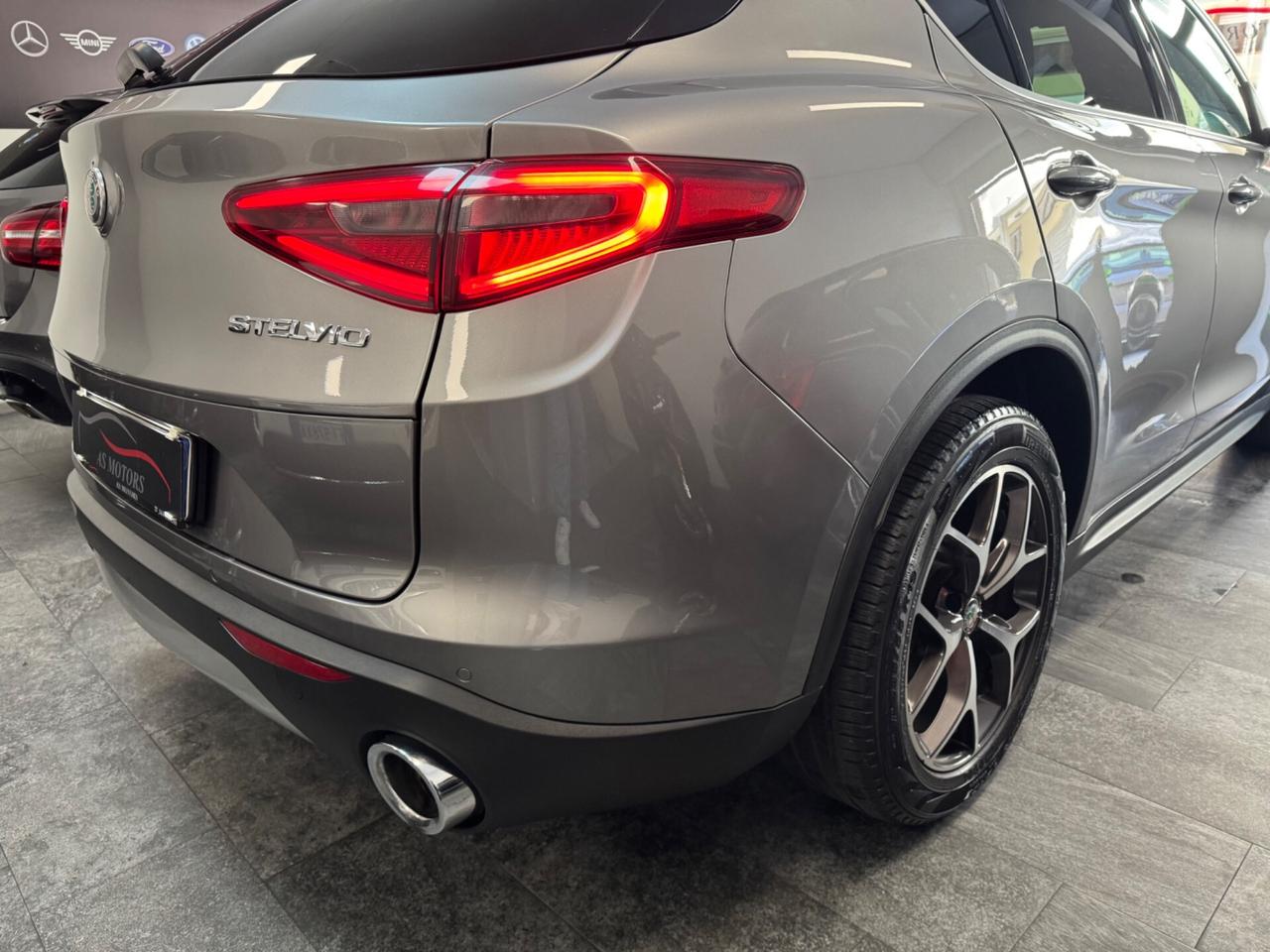 Alfa Romeo Stelvio 2.2 Q4 210 CV Gancio Traino