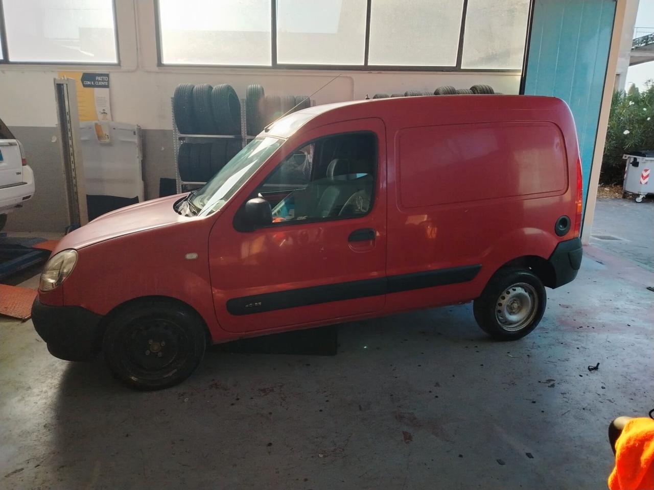 Renault kangoo 1500 82 cv