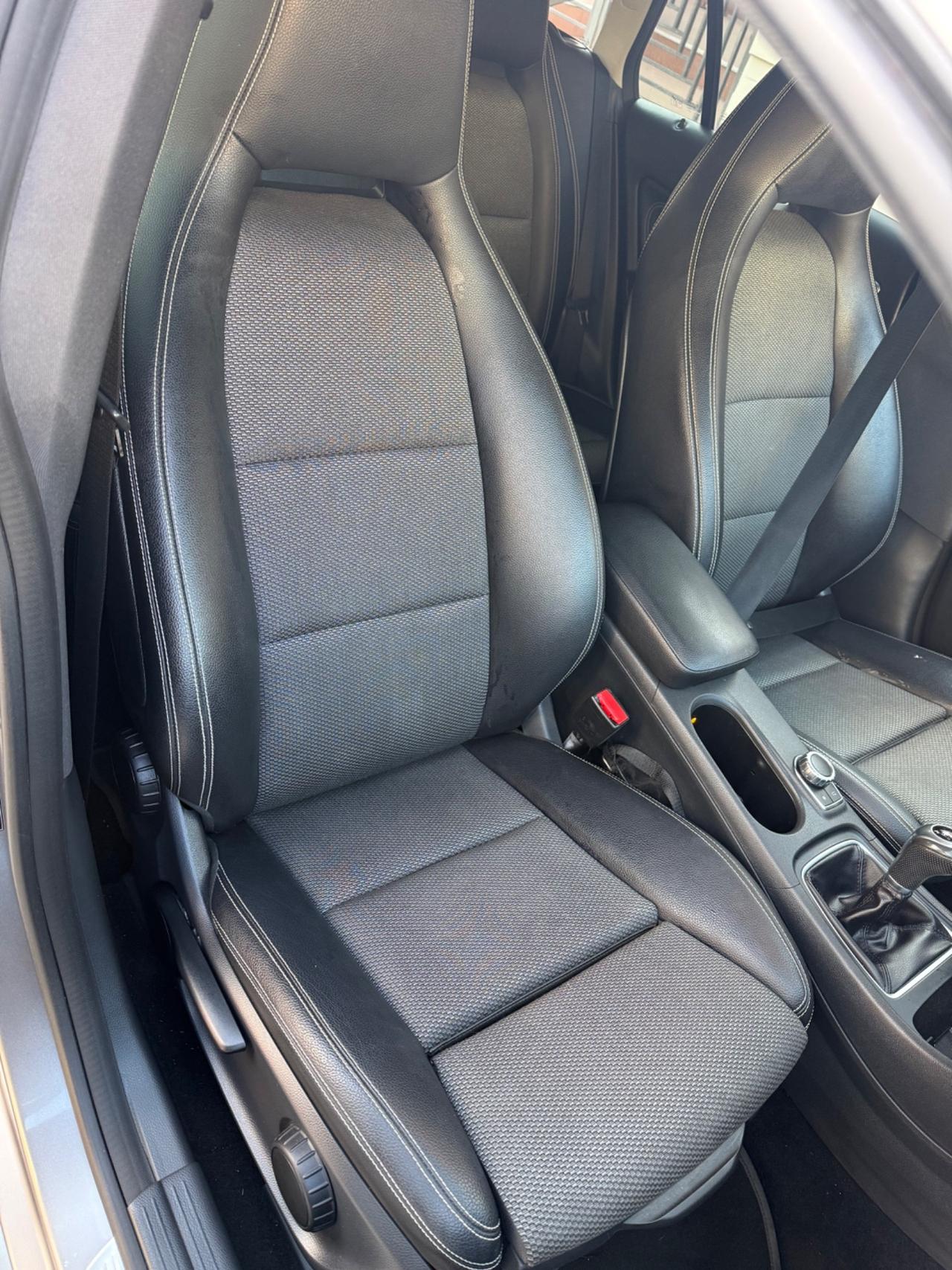 Mercedes-benz CLA 180 d Premium