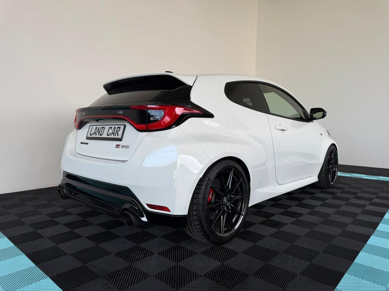 Toyota Yaris 1.6 Turbo GR Circuit DAT BBS TECH PACK