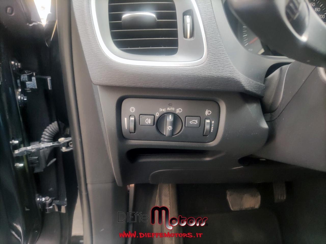 Volvo V40 D2 1.6 Powershift Kinetic