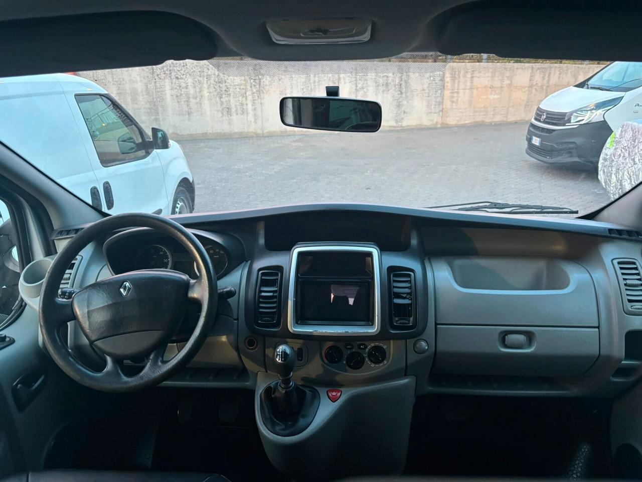 RENAULT TRAFIC 2.0 DCI 120 CV 9 POSTI - MOTORE RIFATTO