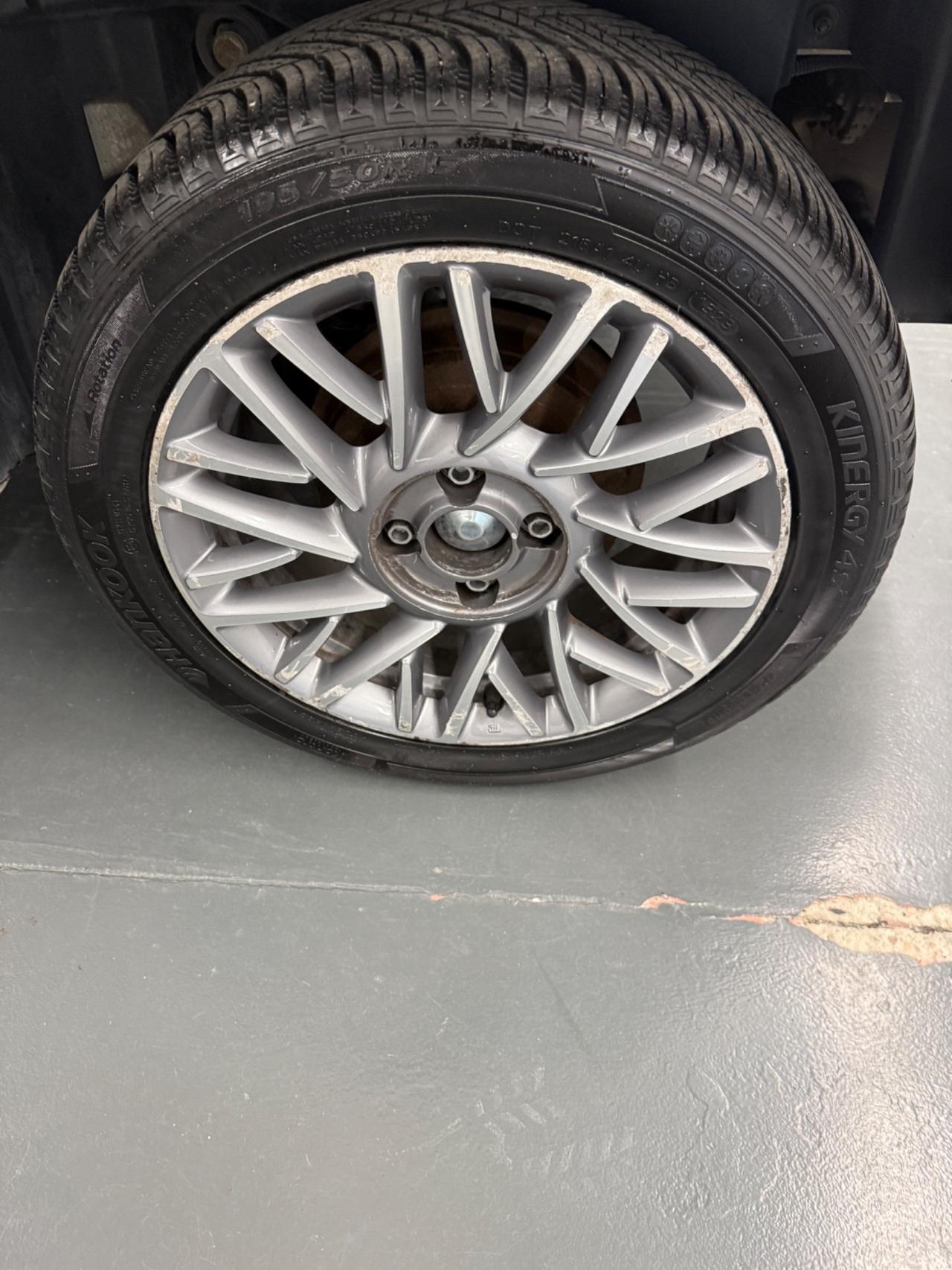 Lancia Ypsilon 0.9 TwinAir 85 CV 5 porte Metano Ecochic Gold