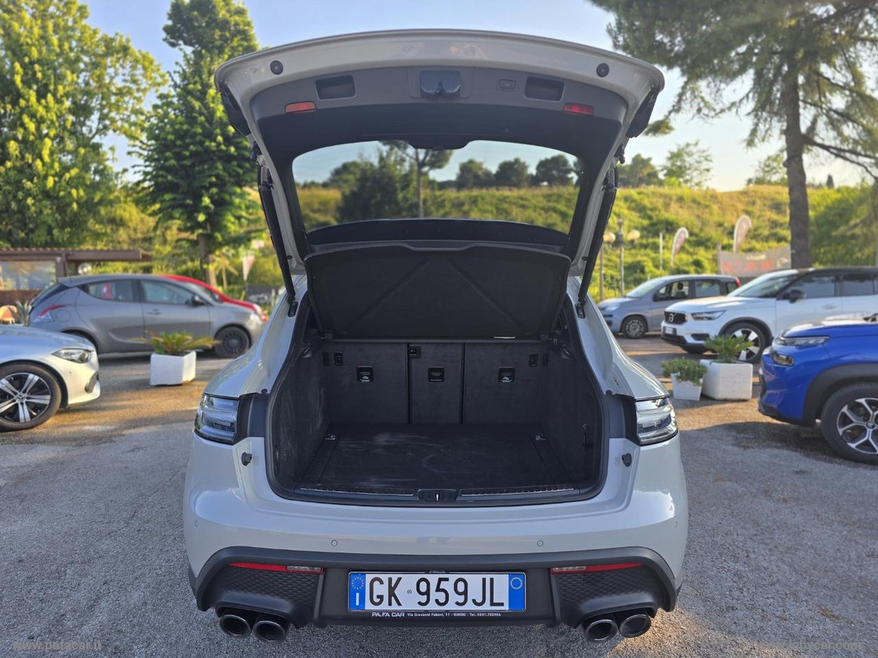 PORSCHE Macan 2.0 T