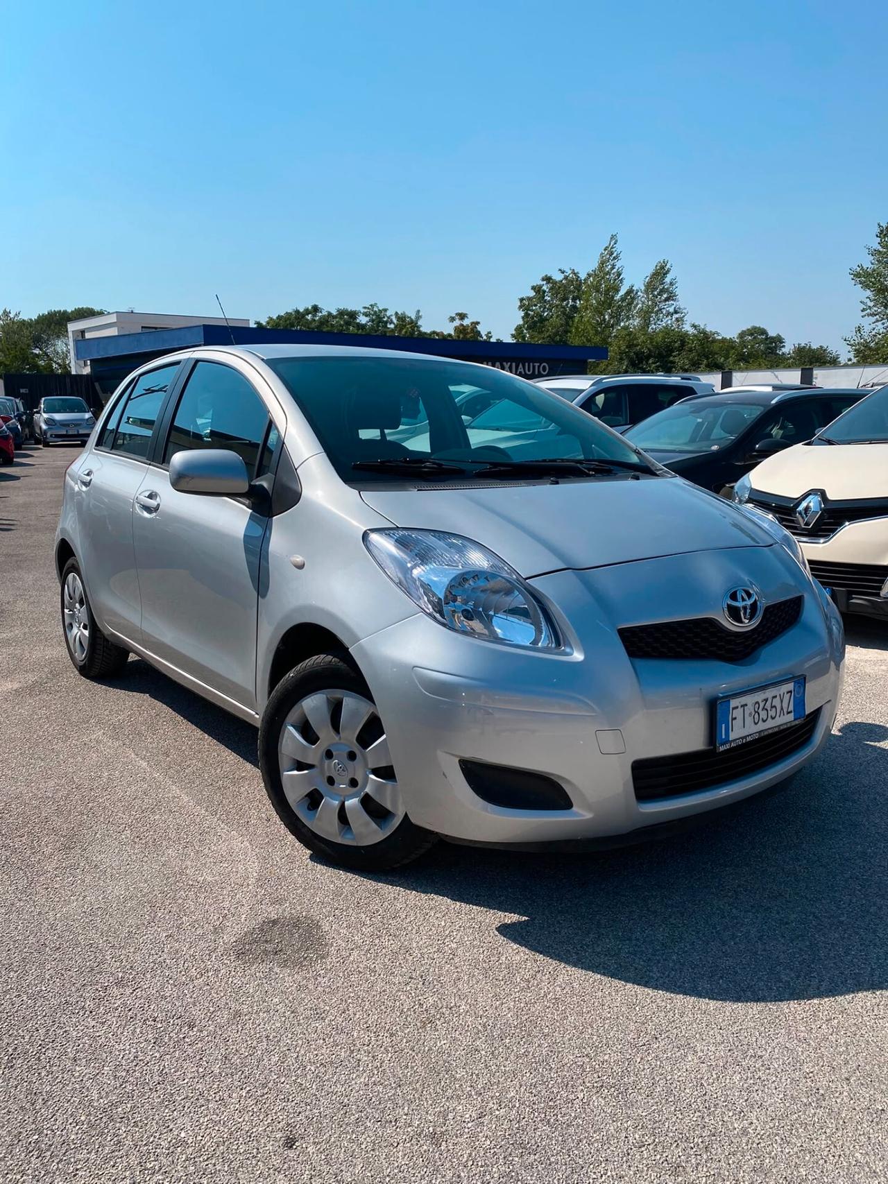 Toyota Yaris 1.0 5 porte