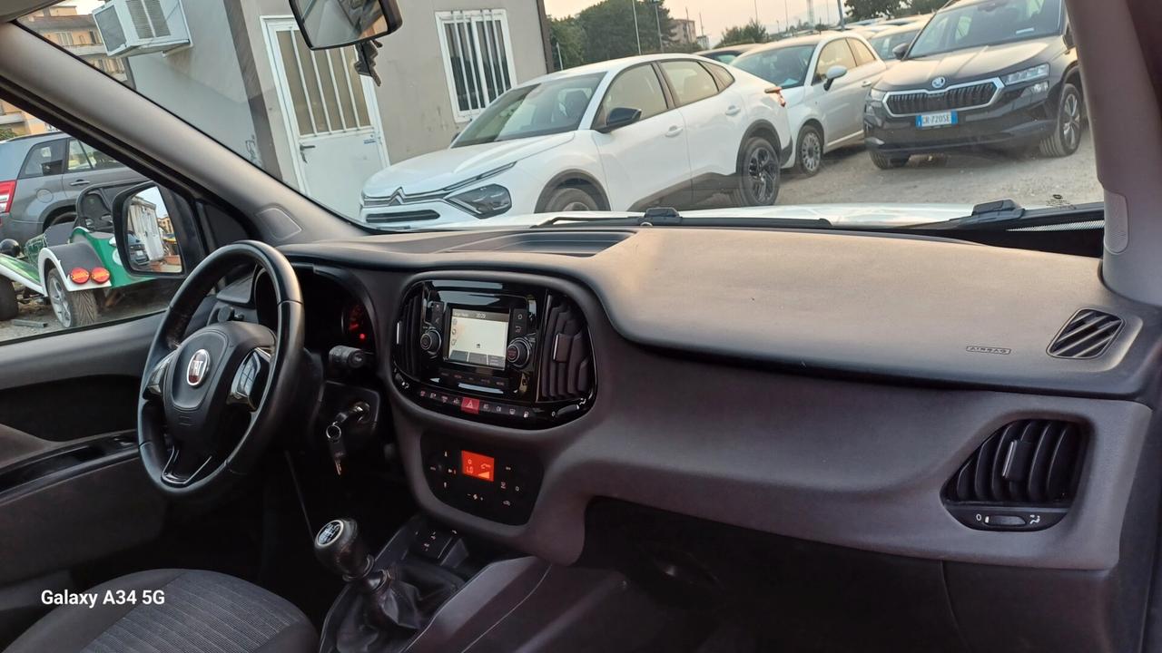 Fiat Doblo Natural Power Lounge 7 posti