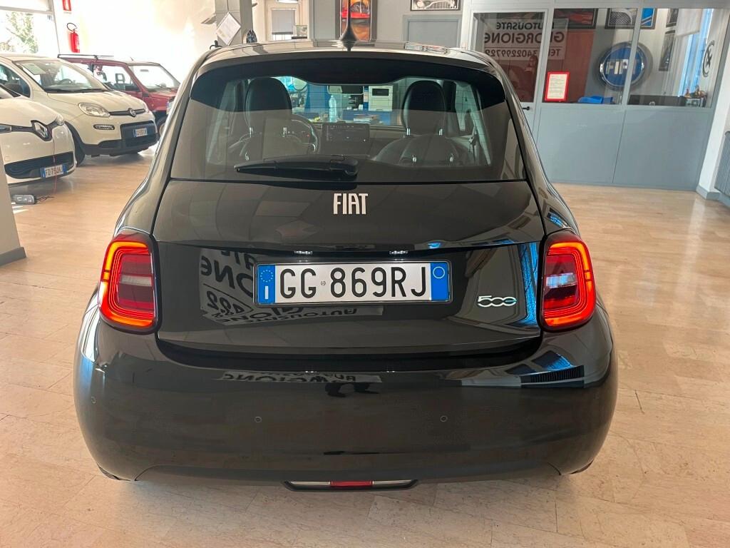 Fiat 500e Icon-e Adatta a Neopatentati