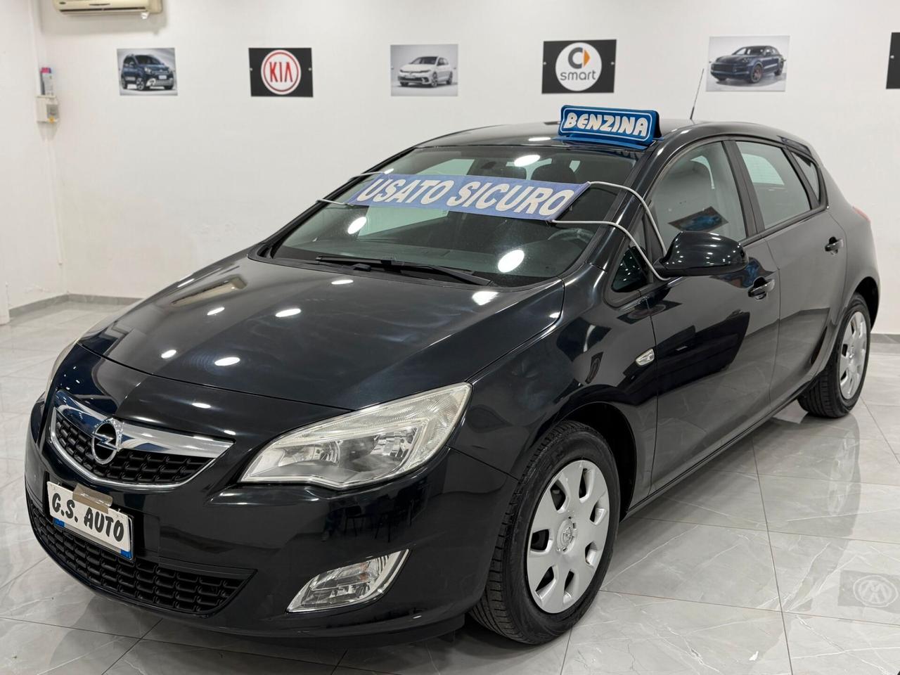 Opel Astra 1.4 100CV 5 porte Cosmo