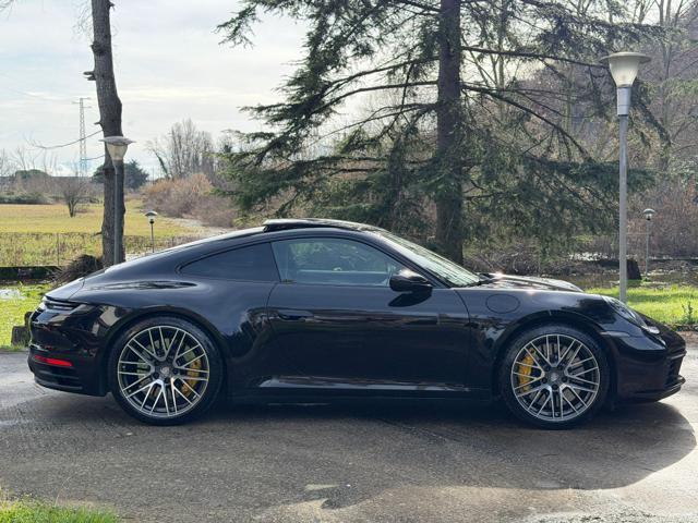 PORSCHE 911 Carrera 4S