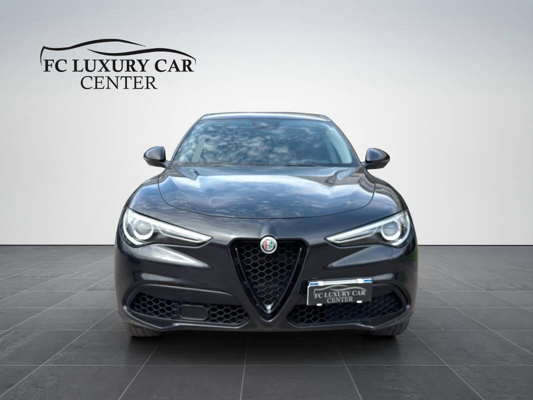 Alfa Romeo Stelvio 2.2 t Business Q4 190cv auto my19